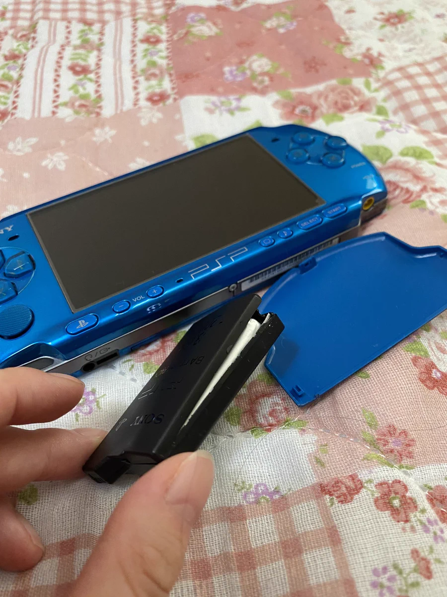 PSPを持っている人は念のために確認を！バッテリーパックが膨張しているかも？！