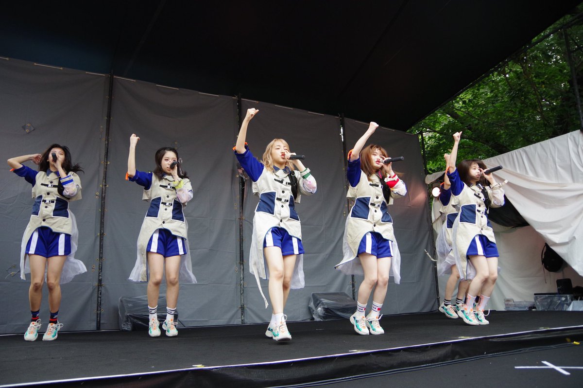 hzj73zx's tweet photo. 2020/7/24
「アナフェス × ITOKEN Fes!! supported by ITOKEN」
神田明神野外特設ステージ
全体(2/6)
#PiiiiiiiN
#前田イブ #美希あすか #上野りみ #那須笑美 #大槻りこ #堀口あいか #田中みう
#EVErydayEVErything
#ほしがりほちゃん https://t.co/iPkHwN9sPi