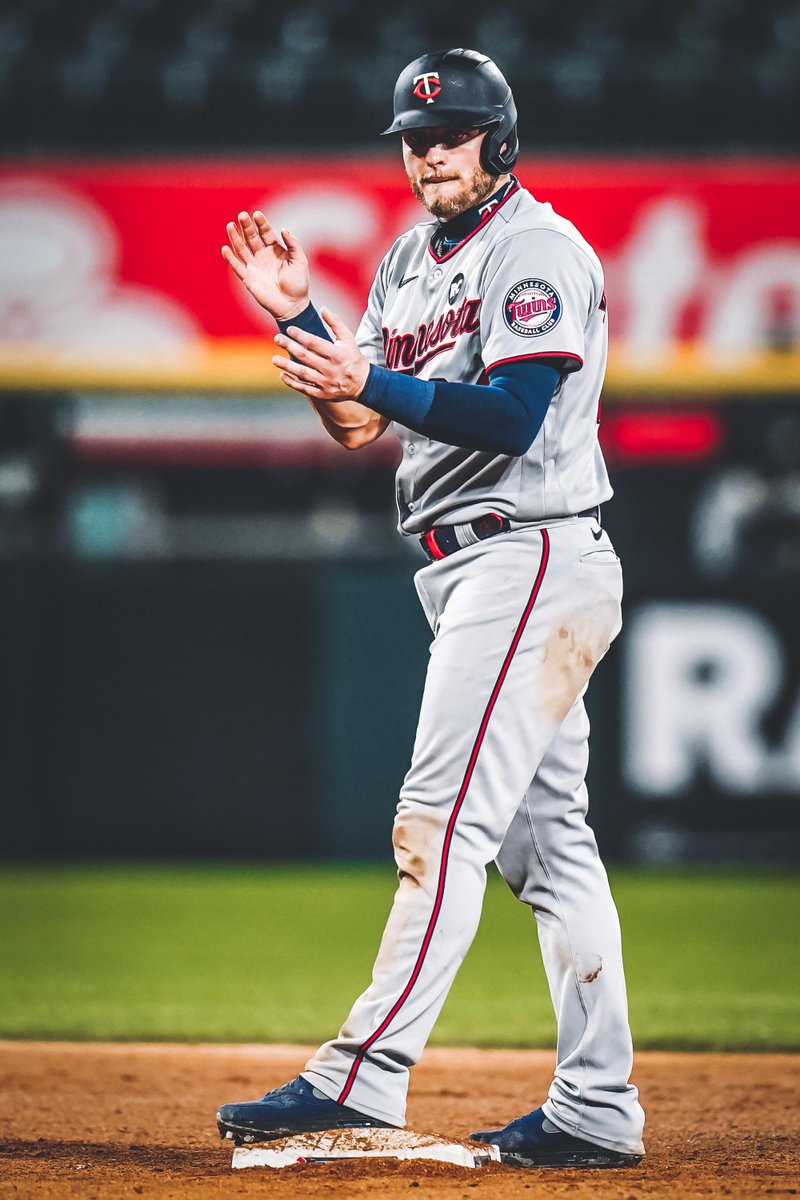Twins's tweet photo. Base hits, bombas, scoring runs. 😍

#OpeningDay #MNTwins https://t.co/8Poo8IbG4R