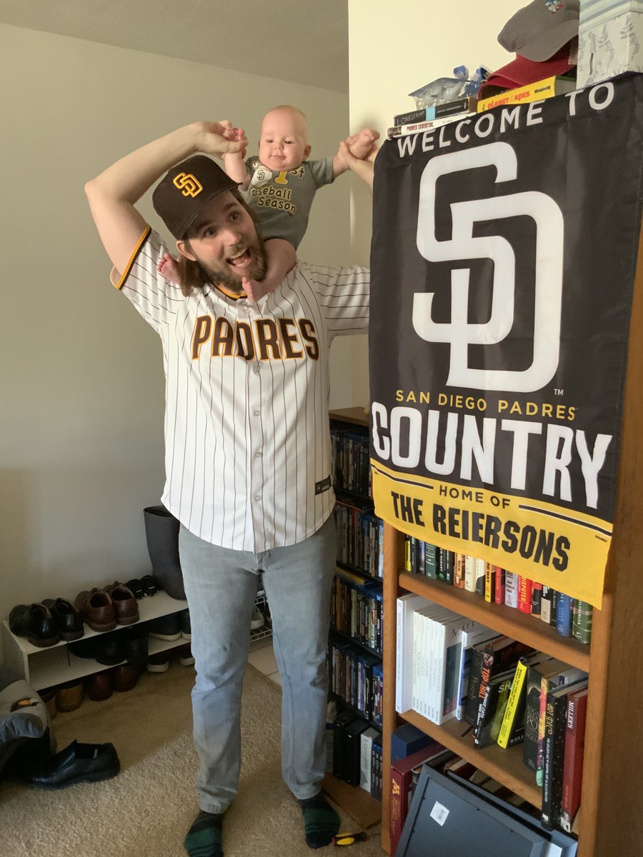 PodcastBros's tweet photo. @FOXSportsSD #PadresAtHome https://t.co/kXUkBaJyrI