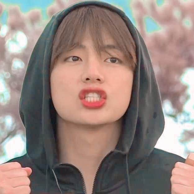 dalin_thoeurm's tweet photo. The most handsome in the world but sometimes.......🤤

Vote for @BTS_twt 
#MTVHottest BTS https://t.co/IvUXlS0Jsh