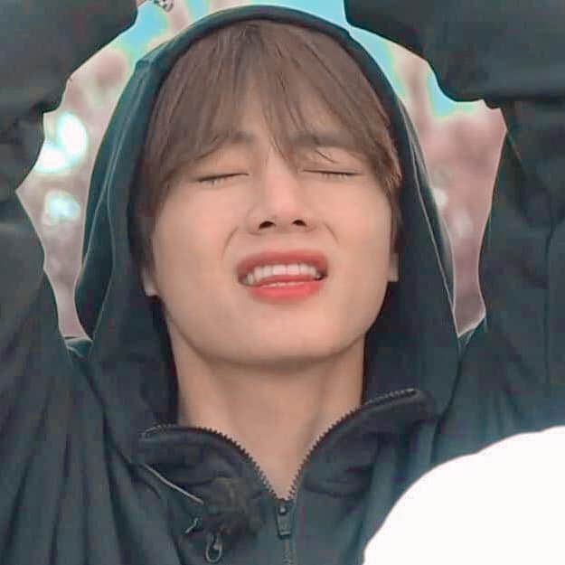 dalin_thoeurm's tweet photo. The most handsome in the world but sometimes.......🤤

Vote for @BTS_twt 
#MTVHottest BTS https://t.co/IvUXlS0Jsh