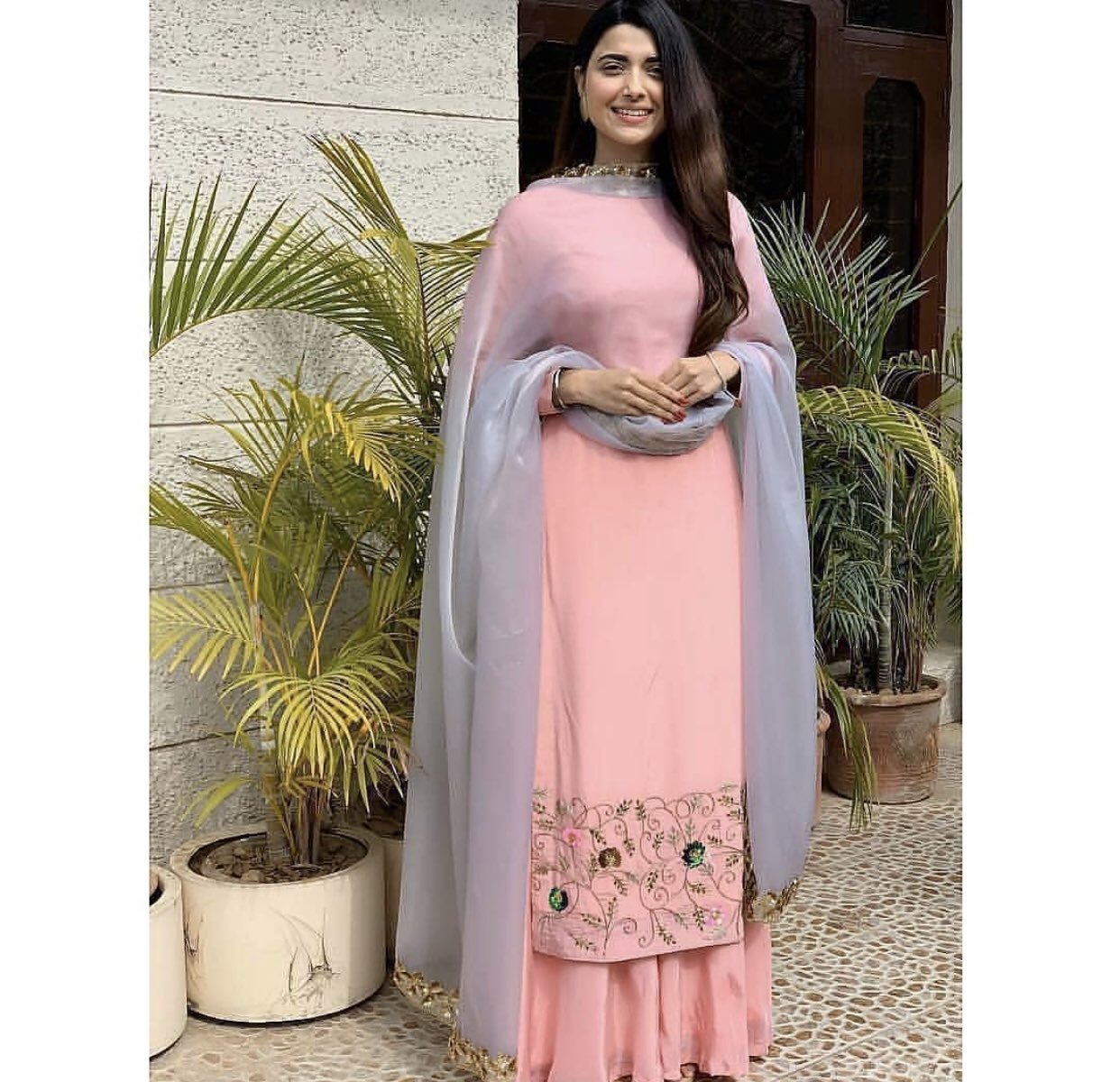 Peach colour hotsell punjabi suits