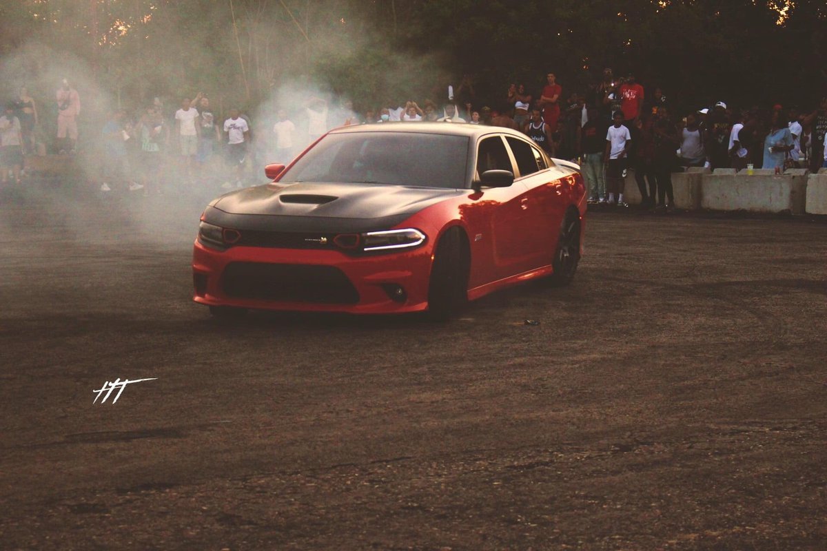 HoodTalesTv's tweet photo. Scat Dreams❤️ #HellCat #Scatpack #Cars #SundayFunday #Takeover #tsnls #tripmodeactive #takingovercc #detroit #drifting #racing #dodge #HoodTales🦈 https://t.co/32LPNcoxX3