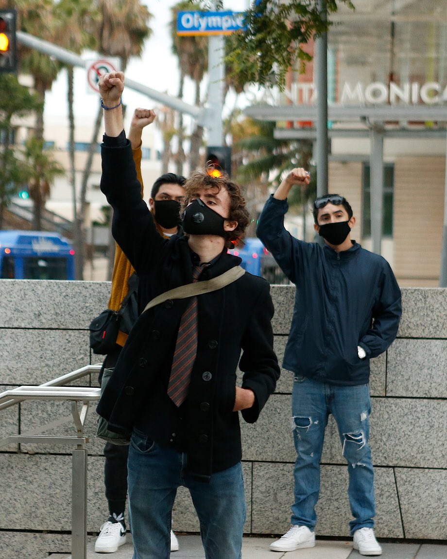 SM4Democracy's tweet photo. Some great shots from last rally! ⁣
⁣
📸: @Celebatographer 

#Protest #Movement #Rally #SantaMonica #SantaMonicaPoliceDepartment #SantaMonicaCity⁣⁣
#SantaMonicaCollege #Racism #PoliceBrutality #SantaMonicaPier #SMPD⁣⁣
#LA #California #Police⁣

⁣ https://t.co/kvJmEByEYc