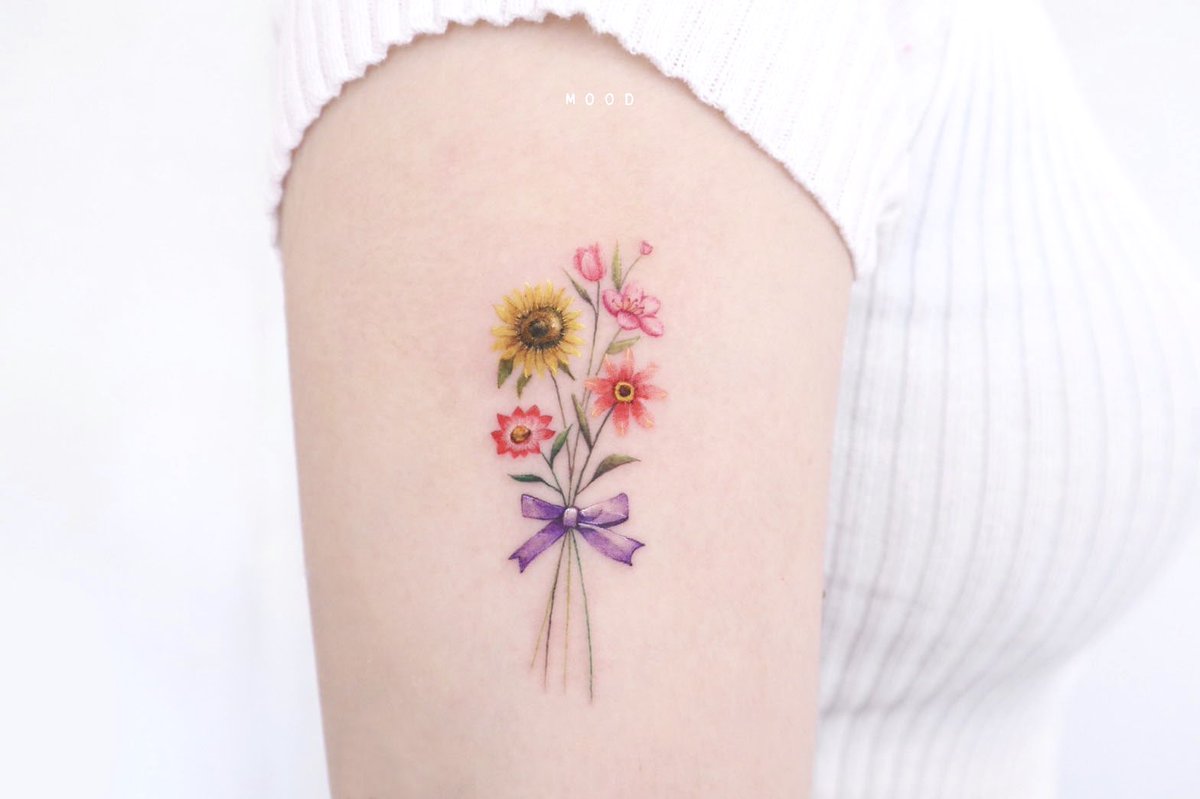 dettolphin1's tweet photo. 𝒻𝓁𝑜𝓌𝑒𝓇 💐🌻🌸🌷
Tattoo by @dettolphin 💘

#tattoo #ช่างสักผู้หญิง #tattoothailand  #รอยสัก #dettoltattoo #ร้านสัก #ร้านสักกรุงเทพ https://t.co/97TcdV3eQO