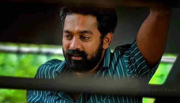 SteveLo53231446's tweet photo. സ്ലീവാചൻ.. !! തനി നാട്ടുമ്പുറത്തുകാരൻ ❣️ #asifali #sleevachan #kettiyolanentemalakha @actorasifali @Asifali24x7 @ASIFAliFansclu1 @AsifAliFC1 @DhafGirls @PrajithB4 @AsifAliLive1 https://t.co/ZbzgXRYTCr