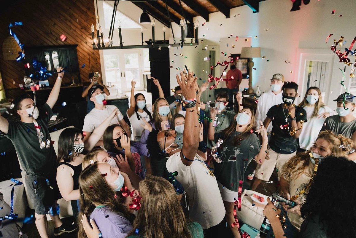HighlandsAL's tweet photo. Our favorite moment at Motion every year is when we see thousands of students make the decision to say "yes" to whatever God is calling them to do and to be, and this year is no different! This generation is unlike any other! #MOTION2020 #ALLtogether https://t.co/5jtdXBYOzz