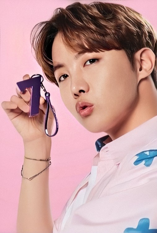 IbacetaCris's tweet photo. @ParkSam24 @Oh_BarJung @Bunnydreamjk1 @MaryArmoin74 @3148Julieta @BTS_twt @AKA_AgustD_0 @minyungiD @Marilynlocu @Jbangtanlegends @valejikookmin @JinJinara2 @Lumatelover13 @jooni12moon @VamVante @anyyaggi @CHERRYHOPEWOLRD @manus844 @Veito_ @vickooktae @criesinUGH @03_ifetse_skz @delfiatz21 @Dalikook_Arg @Taeftsofi Ayudemos a la reputación de marca de Hobi
Sin emojis por favor!
#JHOPE #HOBI #ARMYDAY
@BTS_twt
Te amamos #LATAMking
#Grashias
@minxxyoogi @hoseok534 @Jhopecute_20 https://t.co/0ojiTfdmkn