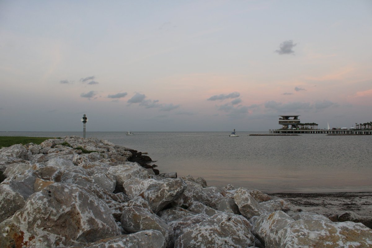 Michael51386294's tweet photo. @StPeteFL @StPetePier Loving the views from the Spa Beach https://t.co/HqAqWvVvCt