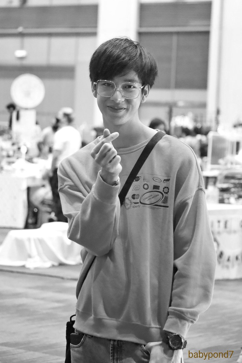 pond_wa2456's tweet photo. accidentally met n'frank 🤓
aka sarawat's younger brother
#FrankThanatsaran
#ตลาดนัดวันสร้างสุข
#2gethertheseries
#Phukong
#คั่นกู
@FThanatsarun https://t.co/cefjDYNUBb