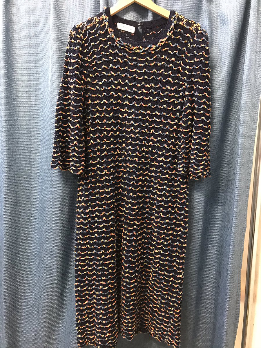 bararaika_A's tweet photo. レディース ニットワンピース入荷です!
¥700+TAX !!!
目立ったダメージや穴も無く、非常に良い状態です!
サマーニットとしてこの時期からでも活躍間違い無しな1着です!
#under700 #高円寺 #usedclothing #古着 #ladiesfashion #フルジョ #古着女子 #700円 #ニットワンピース #サマーニット https://t.co/mdbeScUyNY