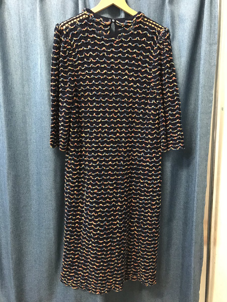bararaika_A's tweet photo. レディース ニットワンピース入荷です!
¥700+TAX !!!
目立ったダメージや穴も無く、非常に良い状態です!
サマーニットとしてこの時期からでも活躍間違い無しな1着です!
#under700 #高円寺 #usedclothing #古着 #ladiesfashion #フルジョ #古着女子 #700円 #ニットワンピース #サマーニット https://t.co/mdbeScUyNY