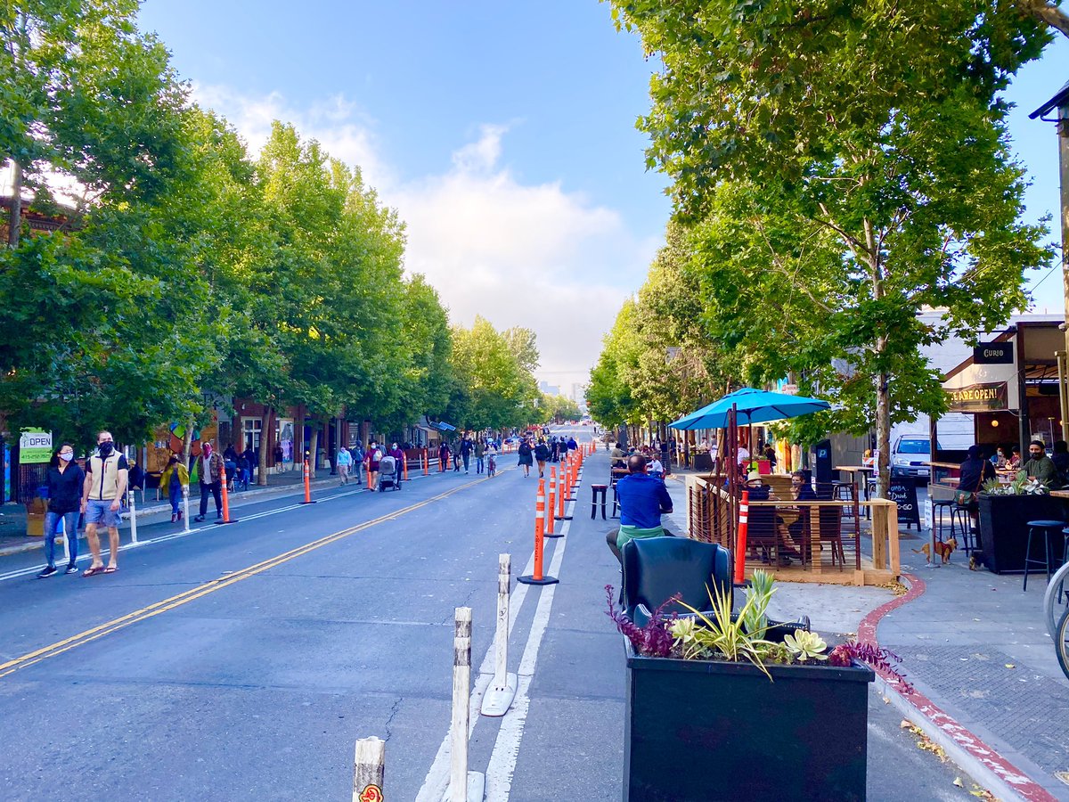 vaskiniris's tweet photo. Got to see the transformation of the Valencia St Shared Space street closure yesterday!  
🙏🏼 Supervisor @RafaelMandelman, 🙏🏼 to Small Biz Commisioner @manny_yekutiel !  
Great to see @sfmta_muni Dir.  @jeffreytumlin and Small Biz Commision Pres. @Sharkyl  doing their rounds! https://t.co/EhrOG7liKl