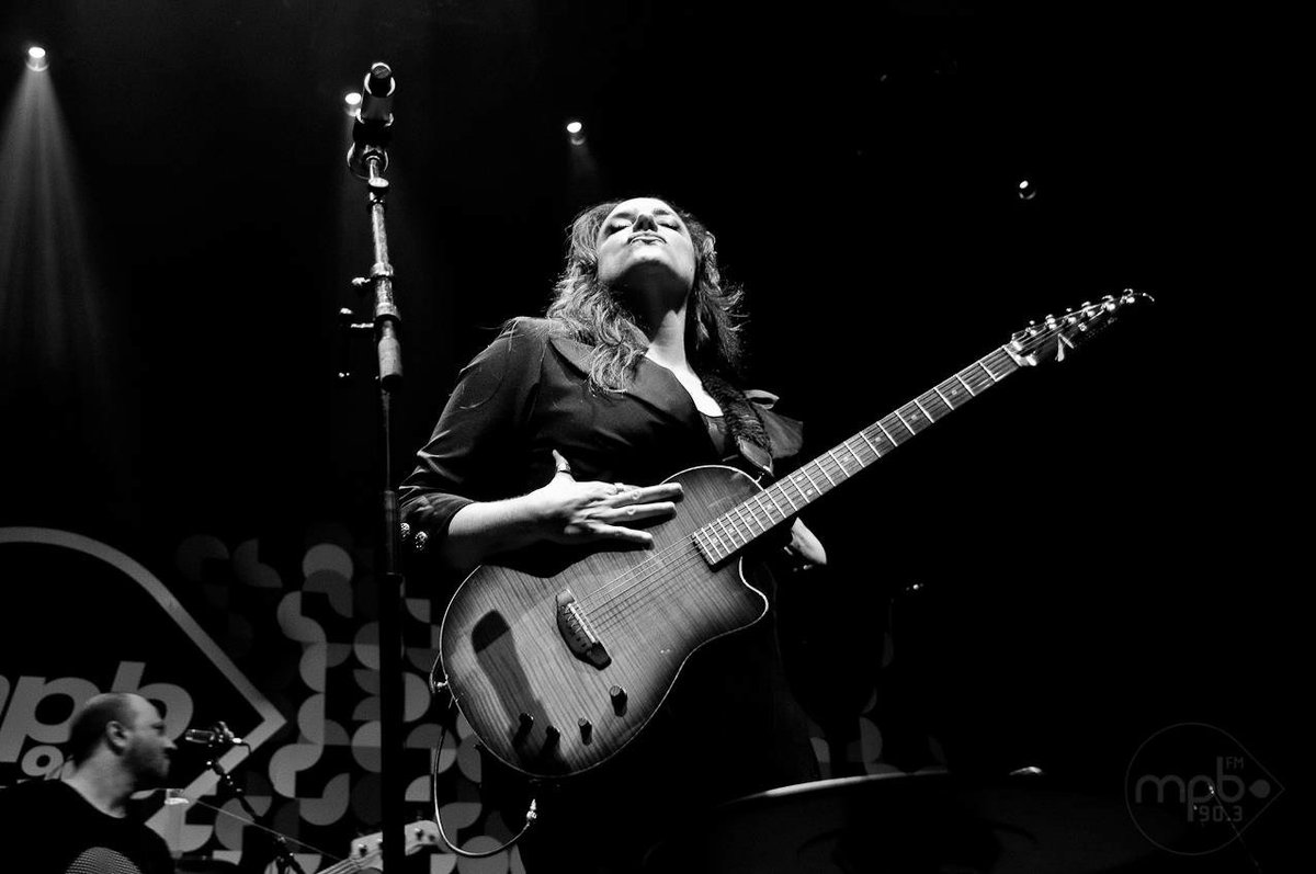 NoticiasdaAC's tweet photo. 🎶... Você pode me ver do jeito que quiser
Eu não vou fazer esforço pra te contrariar...❤️
•
Foto de Jonatas Martin Puga da @sigaanacarolina na Fundição Progresso - RJ - 2012
•
#AnaCarolina #Maravilhosa #Música #Amor #LindaFoto #EUFUI #MPBFM #NotíciasPopularesdaAnaCarolina https://t.co/Z4udQMW8XZ