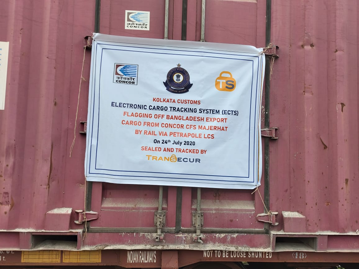 concor_india's tweet photo. The much awaited trade demand between India & Bangladesh is finally met after a long pursuit by @concor_india & @RailMinIndia,@cbic_india, Bangladesh Railways,CCBL.
The Inaugral Container Train ran between India & Bangladesh via Benapole from @concor_india Majerhat.
@PiyushGoyal https://t.co/VWM9UtfI9B