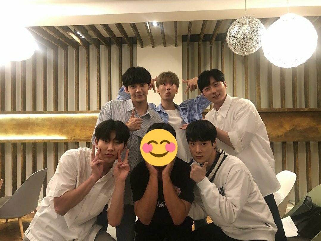 RiNa_5_3's tweet photo. 스텝분 인별 https://t.co/BJBRVPx9eM