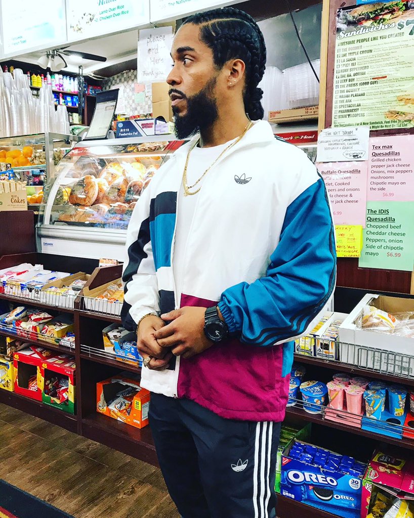 yonkersecu89's tweet photo. I don’t always post a pic on Twitter but when I do . . . . #ITSFRIDAY®️™️ < (ask somebody)

#Happy #Friday #Twitter #TheUsual #Always #WhatGoesOn

#KillingEmOfCourse #KillingEmOfCourse®️™️ https://t.co/QF7OauU2vY
