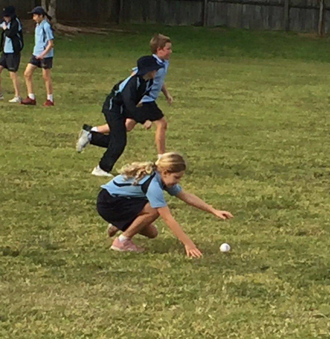 Luke_A_Miner's tweet photo. It’s been a tough few months but with a relaxing of #COVID restrictions within schools, the @CricketNSW #NNSWCricket team were delighted to return to delivering school programs.
Below you can see students from Manning Valley Anglican College having a blast!
#PlayCricket https://t.co/HEYGGZhJXb
