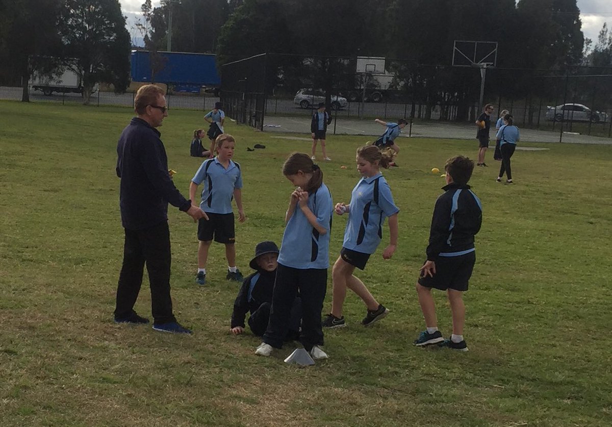 Luke_A_Miner's tweet photo. It’s been a tough few months but with a relaxing of #COVID restrictions within schools, the @CricketNSW #NNSWCricket team were delighted to return to delivering school programs.
Below you can see students from Manning Valley Anglican College having a blast!
#PlayCricket https://t.co/HEYGGZhJXb