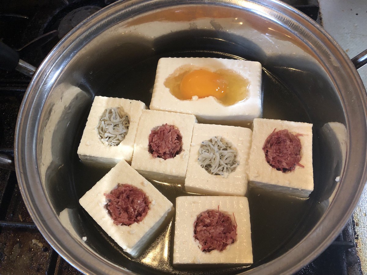 お楽しみ豆腐パーティはやった

小さい頃からやりたかったんだよ…今日はしらす池とコンビーフ池とたまご池です 