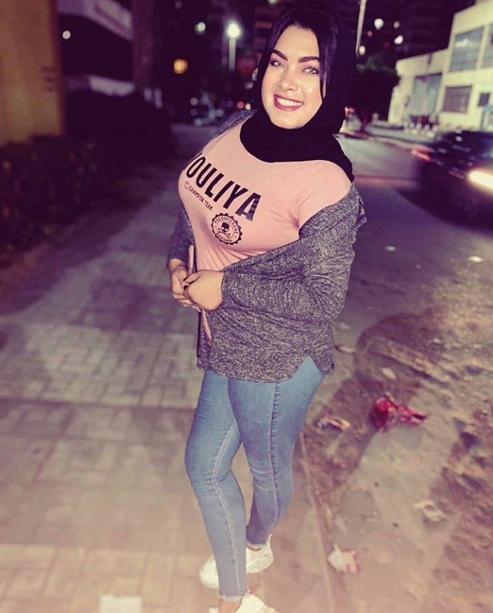ASMAA_KOSHA's tweet photo. خلي بالك.. مفيش بنت في الدنيا مبتفكرش في الجنس حتي اختك المحترمة المتدينة هتموت وتتناك، بس المهم الطريقة الصح اللي هتخليك تبقي بين فخادها وبتحفر في كسها
#نيك_اختك https://t.co/onV4QP7U5R