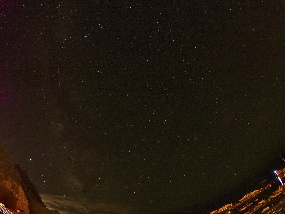 Dir_yunatan's tweet photo. はじめてGoproで
星空の撮影をしてみたんだけど
どうですか？！🌃💫

3枚目は天の川の中に流れ星が😭💜

北海道は、こんな綺麗な
星空がいろんなところで見れるの🦋
ほんとに大好きな地元💗

やっぱりどんなに写真が綺麗でも
肉眼に勝るものはないんだよね😢 https://t.co/Nve1bVHIFH