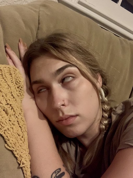 Watch sky 🎀🏳️‍⚧️'s leaked NSFW photo on TwXstars