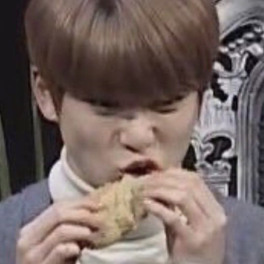 NCTPINKK's tweet photo. Stop eating !!
 
#JaeRose #jaerosé #nctpink https://t.co/ZOCunpTbFu