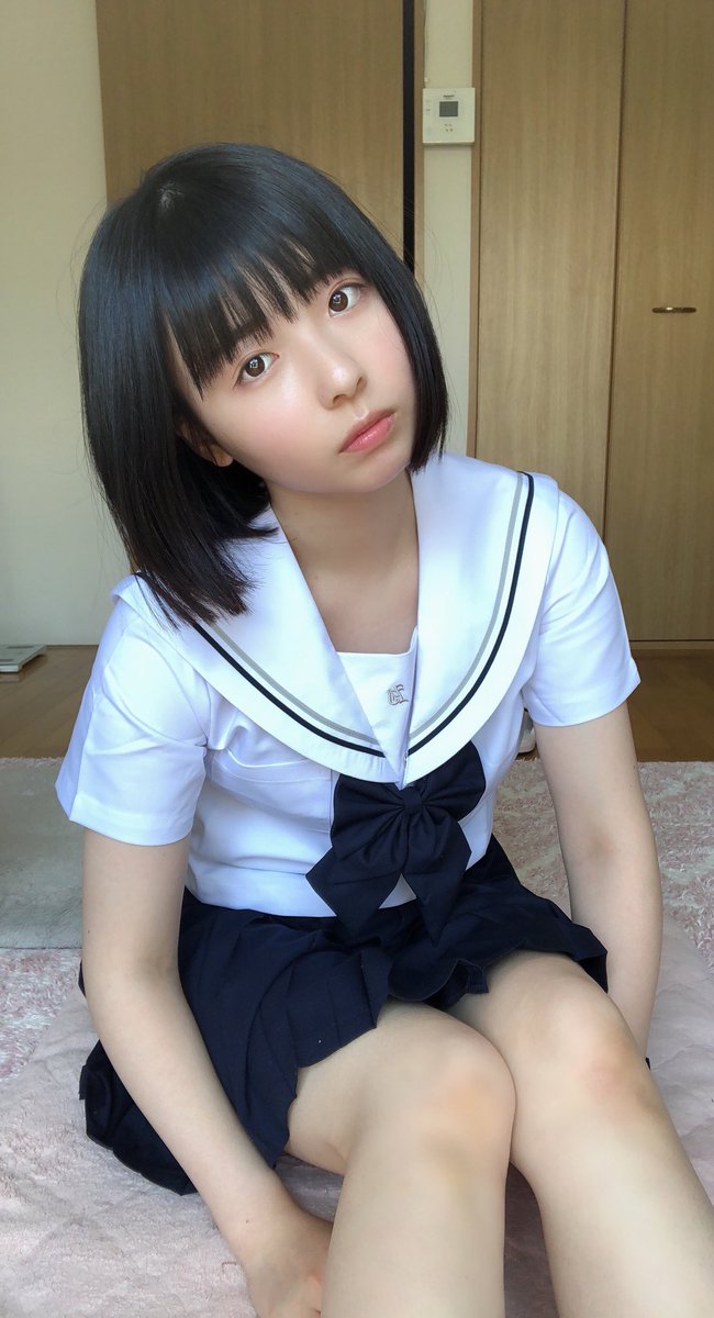 👧🏻👩🏻🧒🏻👱🏻‍♀️