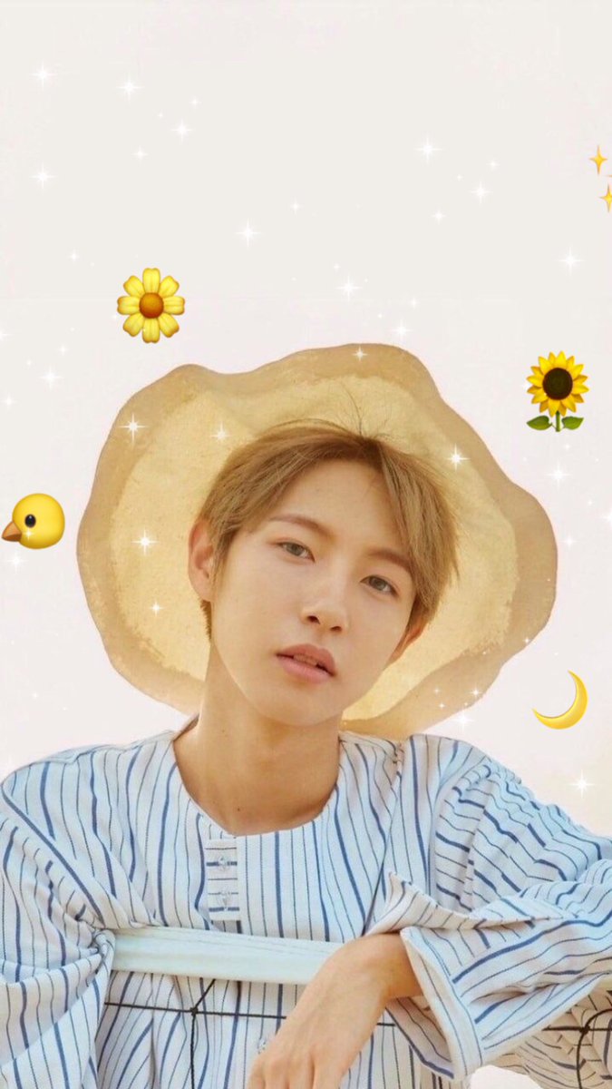 nnowwinie's tweet photo. It's been so long right? Yeah I knowπ₯Ί But hey, I'm back now with some Renjun's cute lockscreenπ₯° Feel free to use it after you retweet and like the tweetsπ #λ μ΄lockscreen #nctlockscreen #nct #RENJUN #kpop #quarantine https://t.co/lBNYqIJAZN