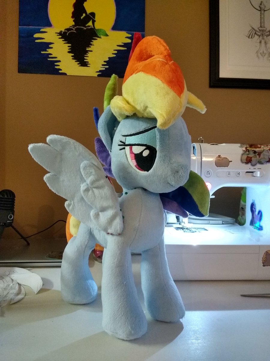 lumithekirin's tweet photo. Just needs hand sewing, but that is for another day. 

Pony life mashed with FiM. G4 meets G4.5.

I love this mane and tail style for RD on the G4 body. Come at me. https://t.co/2hG6YBggkM
