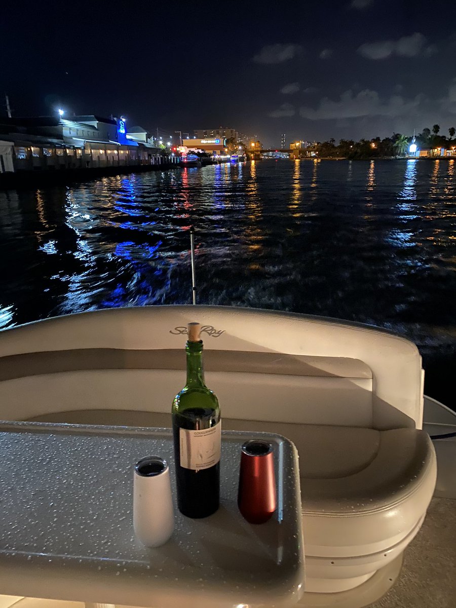 letilatino's tweet photo. Let the #weekend begin. #happyweekend everyone...-#selfdistanced #family time. #florida #miami #boating #recharge #time2reconnect https://t.co/j5Hu1GZNHK