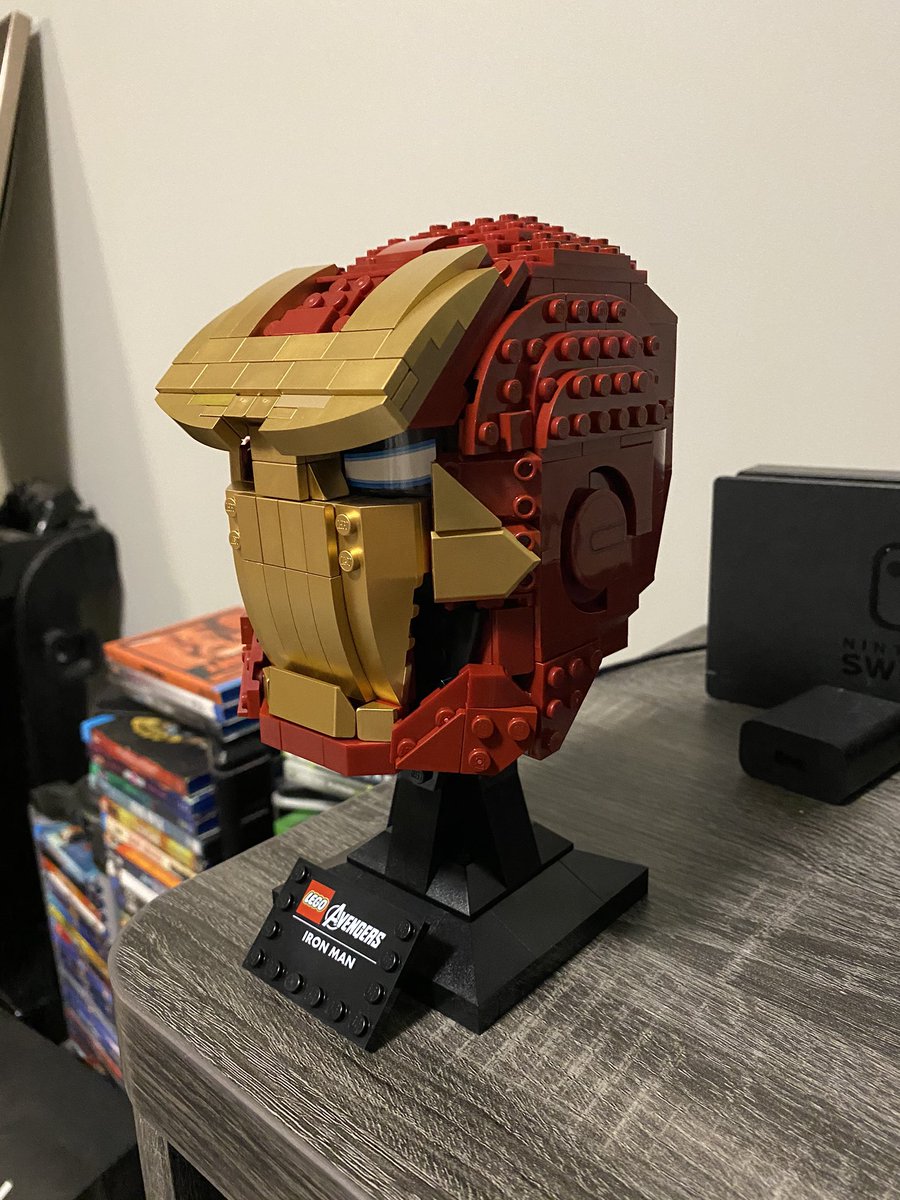 SSJDev1's tweet photo. I AM IRON MAN! @RobertDowneyJr @LEGO_Group #ironman #LEGO https://t.co/78gEI6S7lj