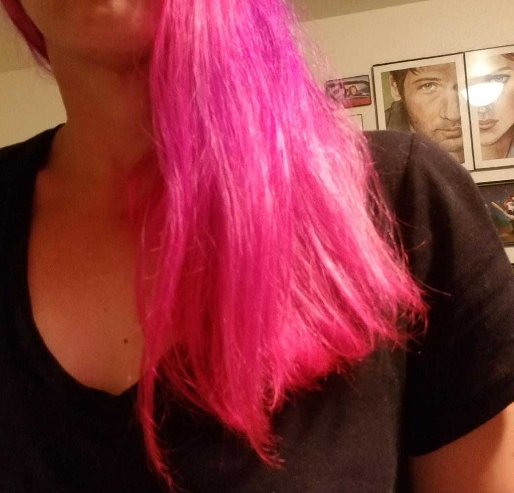 mmbaker13's tweet photo. Switching things up. Gotta keep everyone on their toes! #BadAtSelfies #HatePicsOfMe https://t.co/9YV46vMQy8