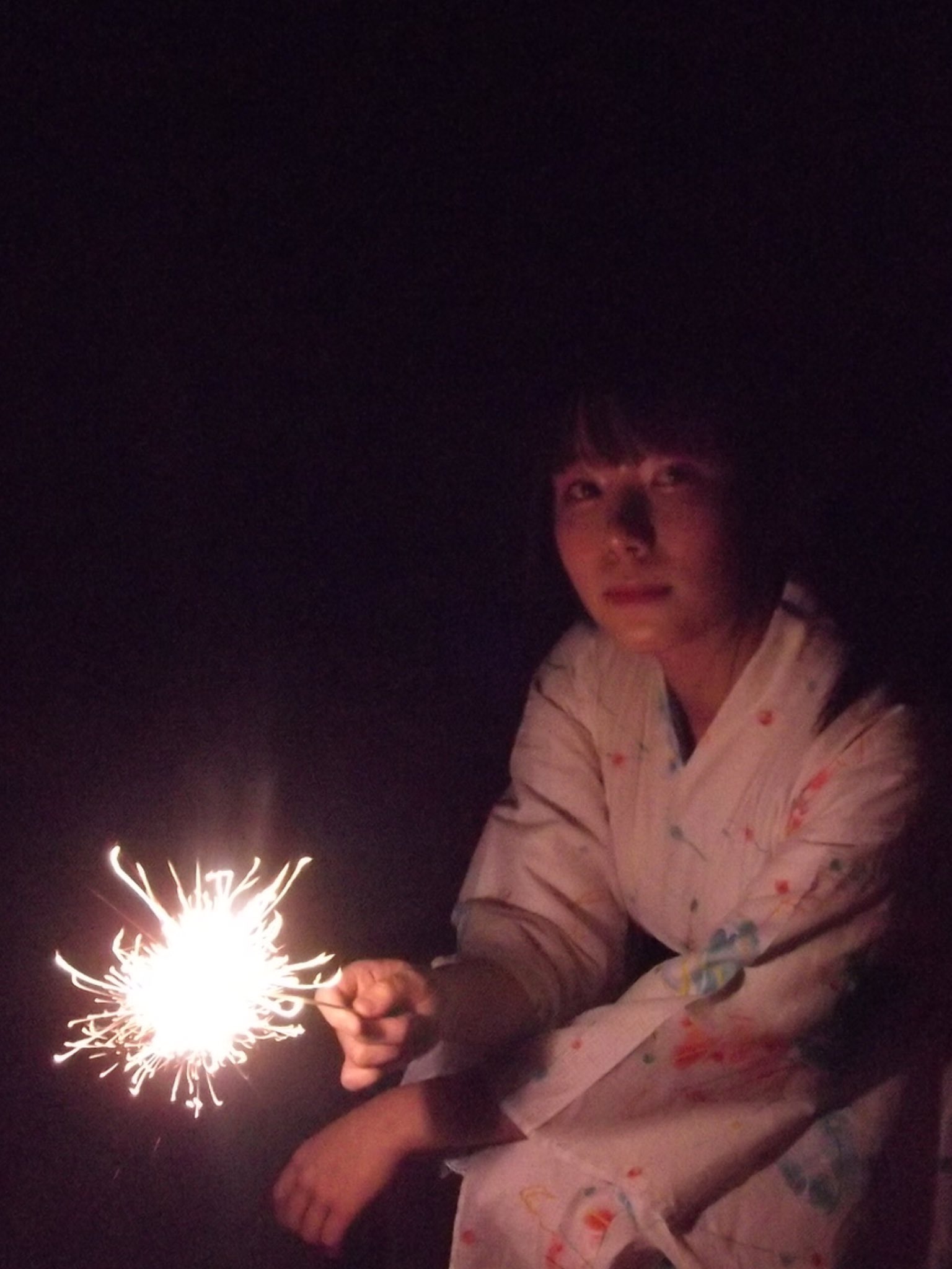 明日香 手持ち花火の中でも線香花火が好きです ちなみに12時間寝てました 石塚です ポートレート 花火 線香花火 ポートレート撮影 浴衣 写真 Japaneseidol T Co Zqlzrpqfqm Twitter