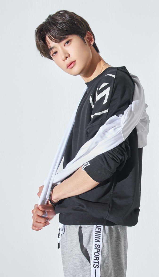 JJHLOOKS's tweet photo. https://t.co/SZcYw4Y1dS