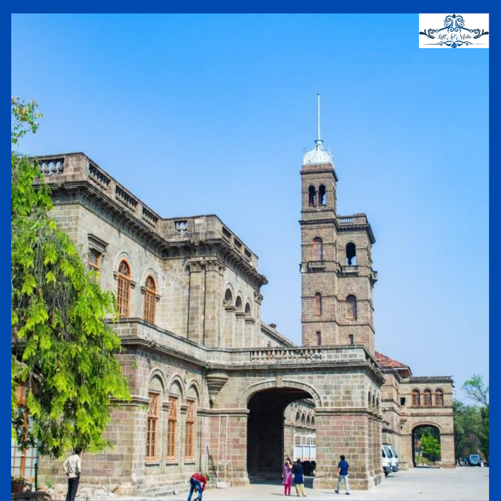 art_lalit's tweet photo. Located in the #Ahmednagar district of #Maharashtra, #Shirdi holds a strong importance as a holy and pilgrim place by #SaiBaba devotees. The small town is filled with religious spots and activities which will soothe and calm your soul on its visit.
#lalitartmedia #travelling https://t.co/OJRa4jDzhP
