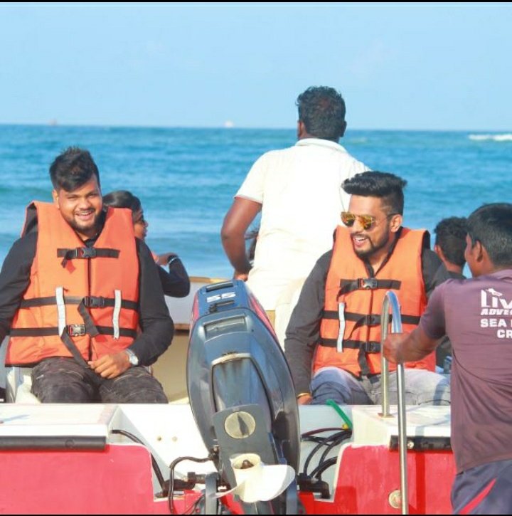 realcva's tweet photo. The Vizag Trip Was Ossm . The Sea Weaves omg  #vishakapatnam #vizag #travelphotography #travelbloggers https://t.co/9CMFzB0W7e