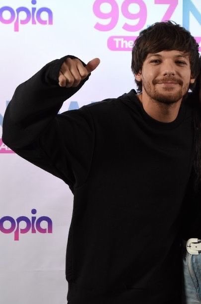 louis tomlinson sweater paws, a thread