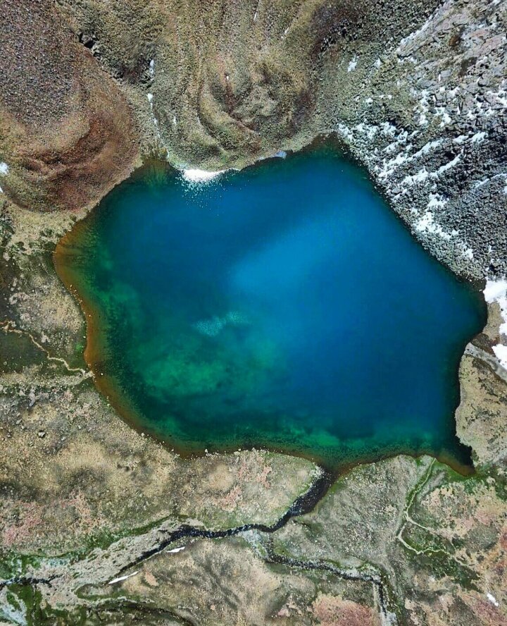 Further 2 hours trek from Shila Valley takes you to this beautiful lake called 'Koshoq Thang Lake' Credits: Qammer Wazir #GilgitBaltistan #BeautifulPakistan