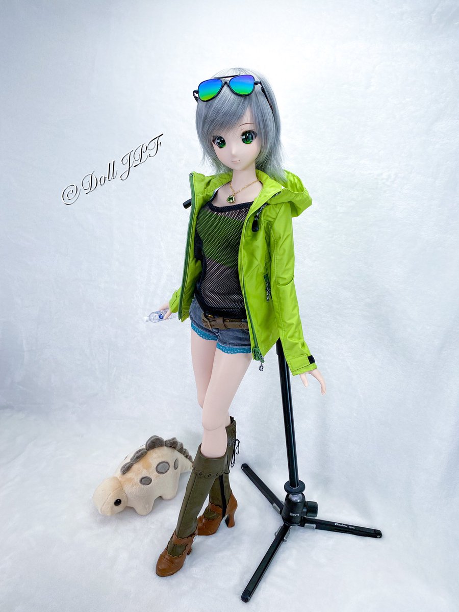 AndroidPDF's tweet photo. 愛ちゃん: @maruko_halu さんからの新しいカッコいいジャケット🧥💚 と@kamenosato_kuro さんのシースルーTシャツ (o^^o)b .
#hardshelljacket #jacket #maruko_halu #marukohalu #limegreen #smartdoll #smartdollivory #dolljpf #culturejapan #doll #dollphotography #fashiondoll https://t.co/zNb2a7kcnN