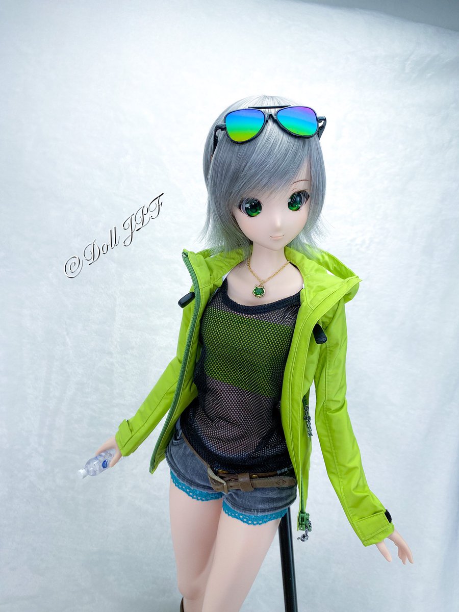 AndroidPDF's tweet photo. 愛ちゃん: @maruko_halu さんからの新しいカッコいいジャケット🧥💚 と@kamenosato_kuro さんのシースルーTシャツ (o^^o)b .
#hardshelljacket #jacket #maruko_halu #marukohalu #limegreen #smartdoll #smartdollivory #dolljpf #culturejapan #doll #dollphotography #fashiondoll https://t.co/zNb2a7kcnN