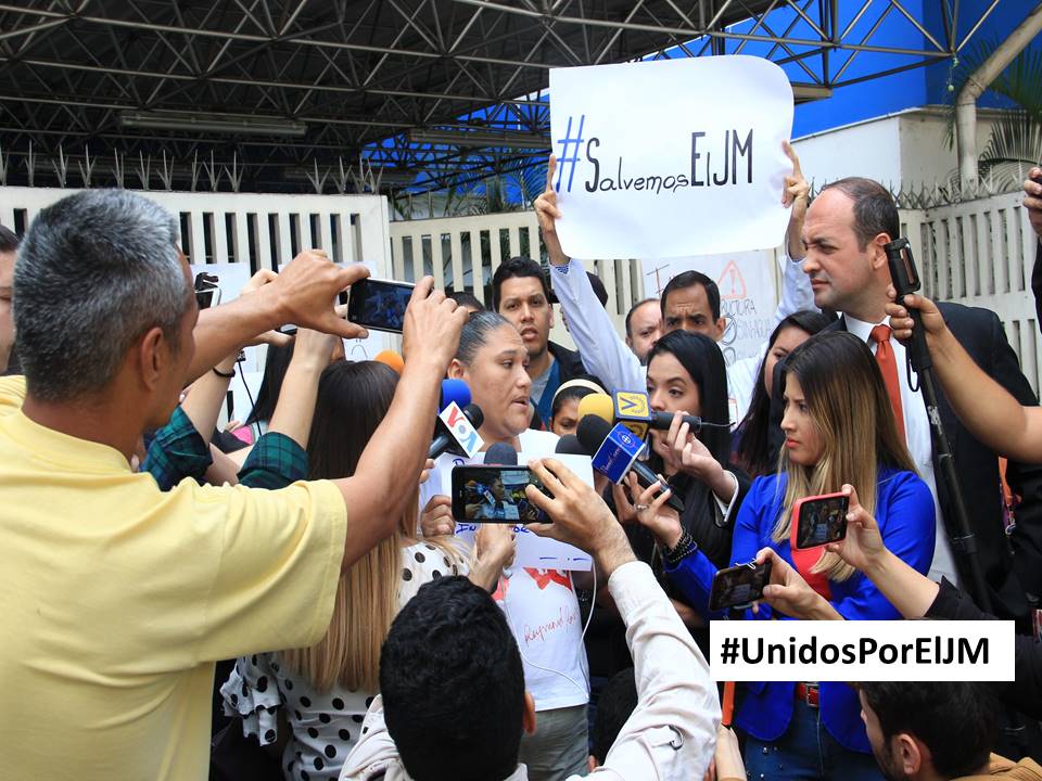 Redlaraddhh's tweet photo. El Ministerio de Salud continúa sin enviar formulas ni suplementos nutricionales al Hospital J.M de Los Ríos. Los niños  con VIH y desnutrición lo requieren. #UnidosPorElJM  #MúsicaXMedicinas https://t.co/pJe9UAFU6U