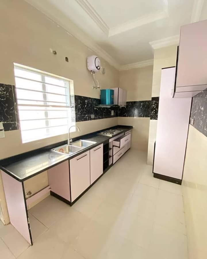 tavasrealty's tweet photo. A semi detached 4 bedroom 🛌 duplex for sale 
(In a serene / gated estate) alone in the compound 
📍Lekki phase 1  
💰45m 

Pls RT ☎️ 08158488909

#AbujaTwitterCommunity #lagos #RealEstate #realestateinvesting https://t.co/pZqY9N8btl