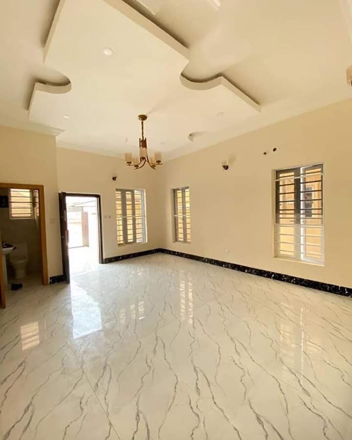 tavasrealty's tweet photo. A semi detached 4 bedroom 🛌 duplex for sale 
(In a serene / gated estate) alone in the compound 
📍Lekki phase 1  
💰45m 

Pls RT ☎️ 08158488909

#AbujaTwitterCommunity #lagos #RealEstate #realestateinvesting https://t.co/pZqY9N8btl