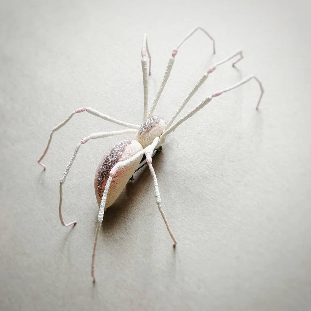 Arachnophobia? Not with this amazing spider brooch by Lena Krempich!

#beautifulbizarre #spiders #jewelrydesigner #brooch #brooches #spider #wearableart #fashion #uniquejewelry #russiandesigners #contemporaryjewelry #artjewelry #jewllery #jewllerydesign #lenakrempich