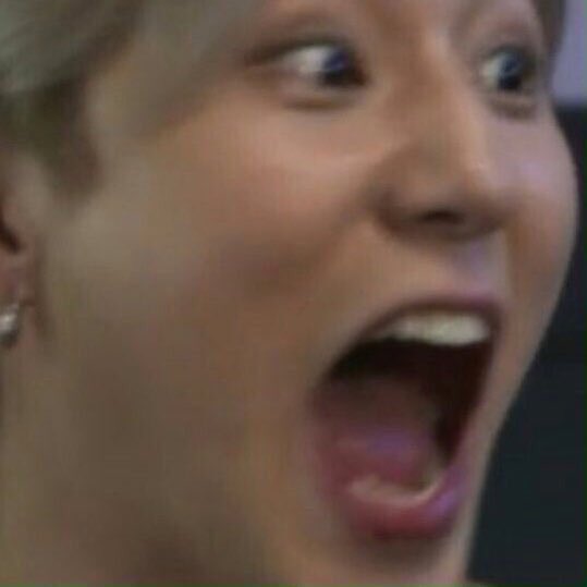 sosoctopus's tweet image. Me at the beginning of #textmenow     vs me at the chorus #YoungK #YoungK_TextMeNow