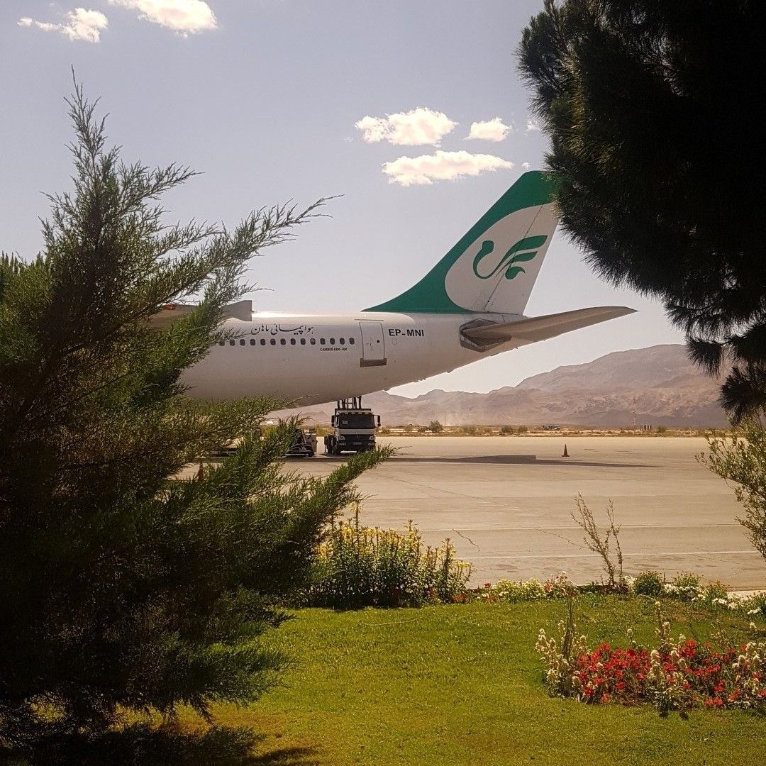 EnSunam's tweet photo. لامصب مگه اف پونزه میخواس با سنگ بزنت که جاخالی دادی، خوبه اون بالا درختی جدولی بلواری چیزی نبود
#china_Get_out_of_Iran
#فروش_ایران_ممنوع https://t.co/whA3Uq1R8r