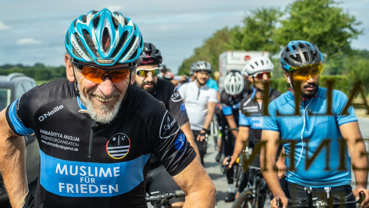 AhmadiyyaDE's tweet photo. Schönen Samstag: Ahmadi Muslime sind heute mit dem Rad für den Frieden unterwegs und öffnen ihre Moscheen. Wir solidarisieren uns als Muslime mit allen, die gegen Hass aufstehen &amp; gemeinsam mit uns die Botschaft des Friedens verbreiten möchten. #OffeneMoscheen #MuslimeFürFrieden https://t.co/3iCnXY4sWW